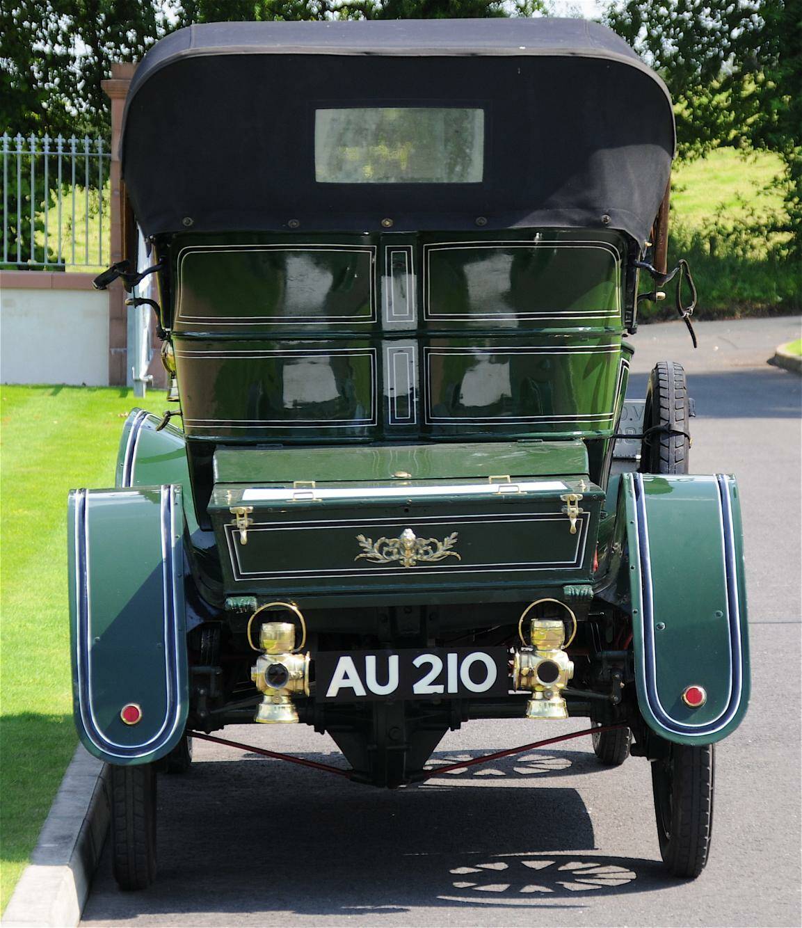 verte ar vehicle ad standard image 946556fd38bf5c4a1cd891a05f420c73