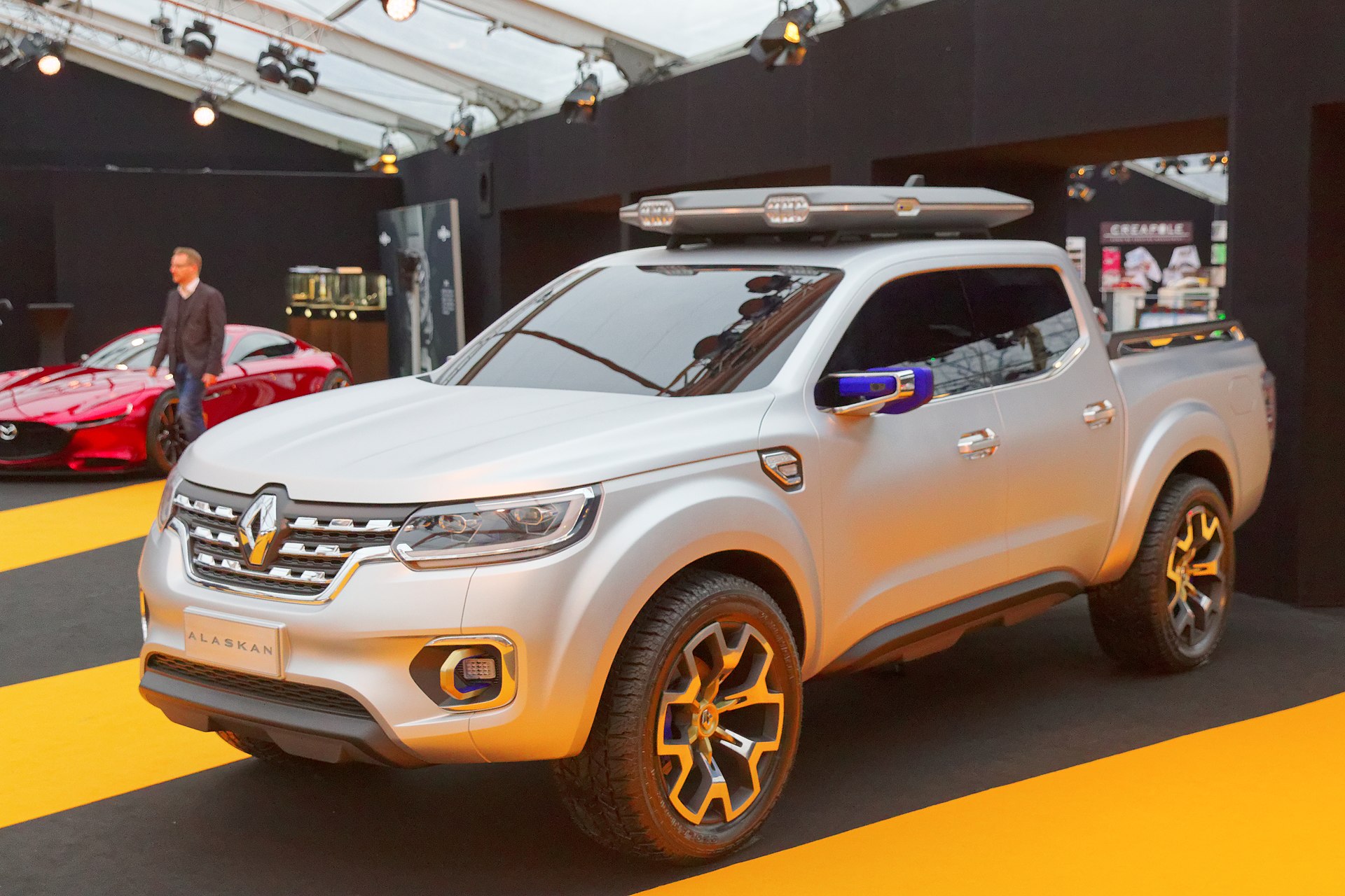 gris avg Festival automobile international 2016 - Renault Alaskan - 002